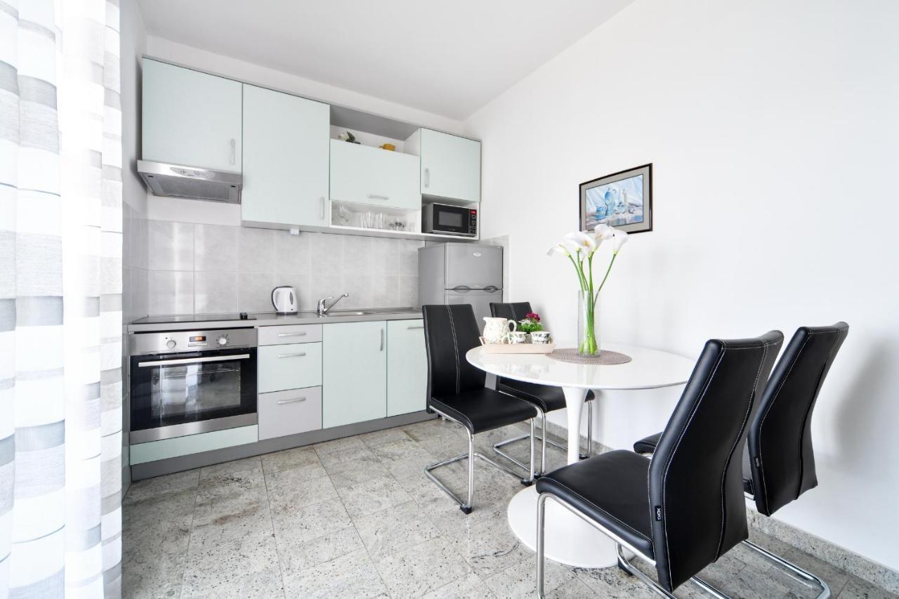 Apartments Martom Селине Экстерьер фото