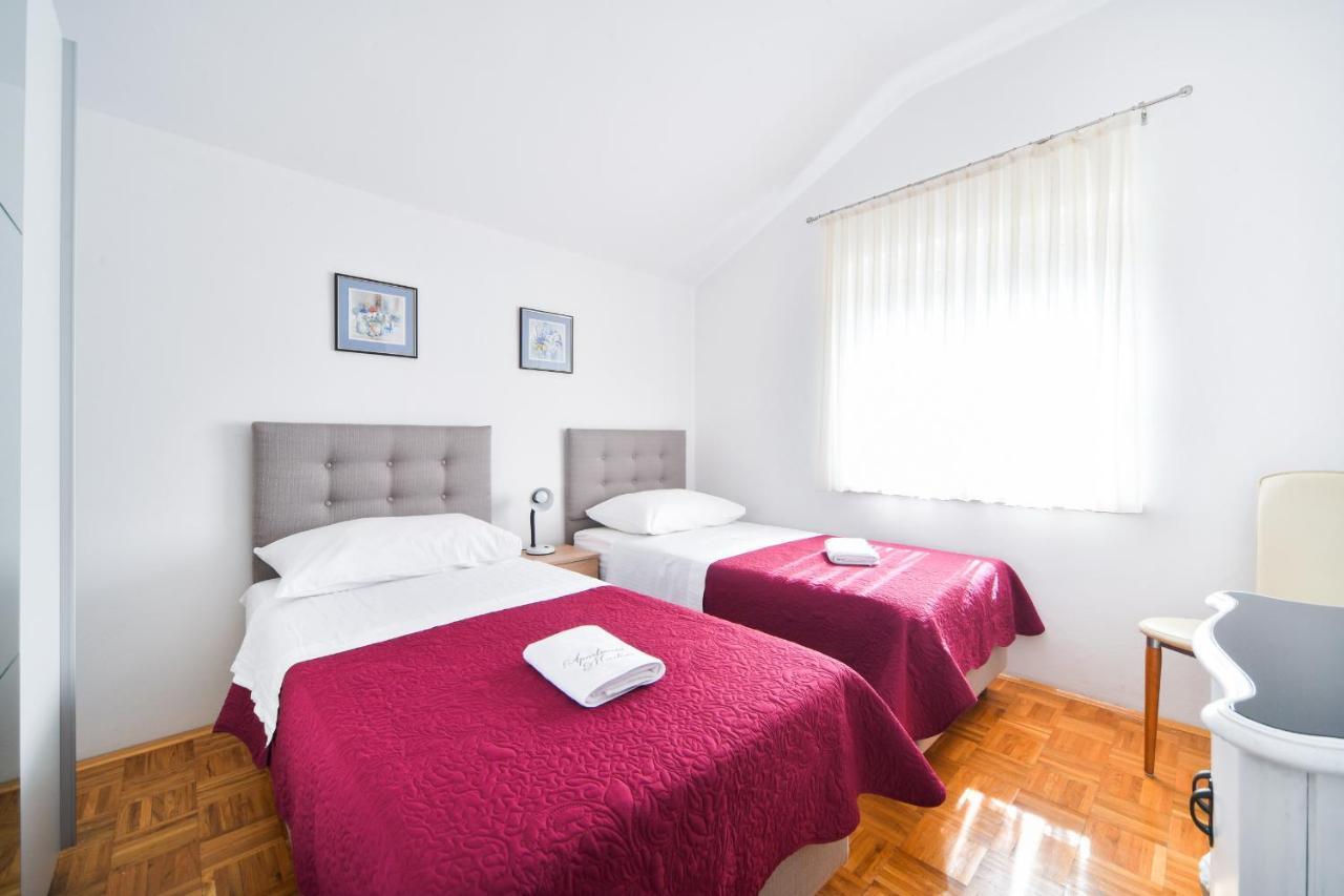 Apartments Martom Селине Экстерьер фото