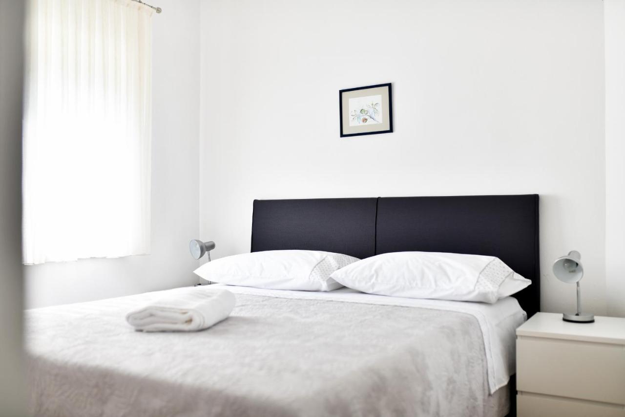 Apartments Martom Селине Экстерьер фото