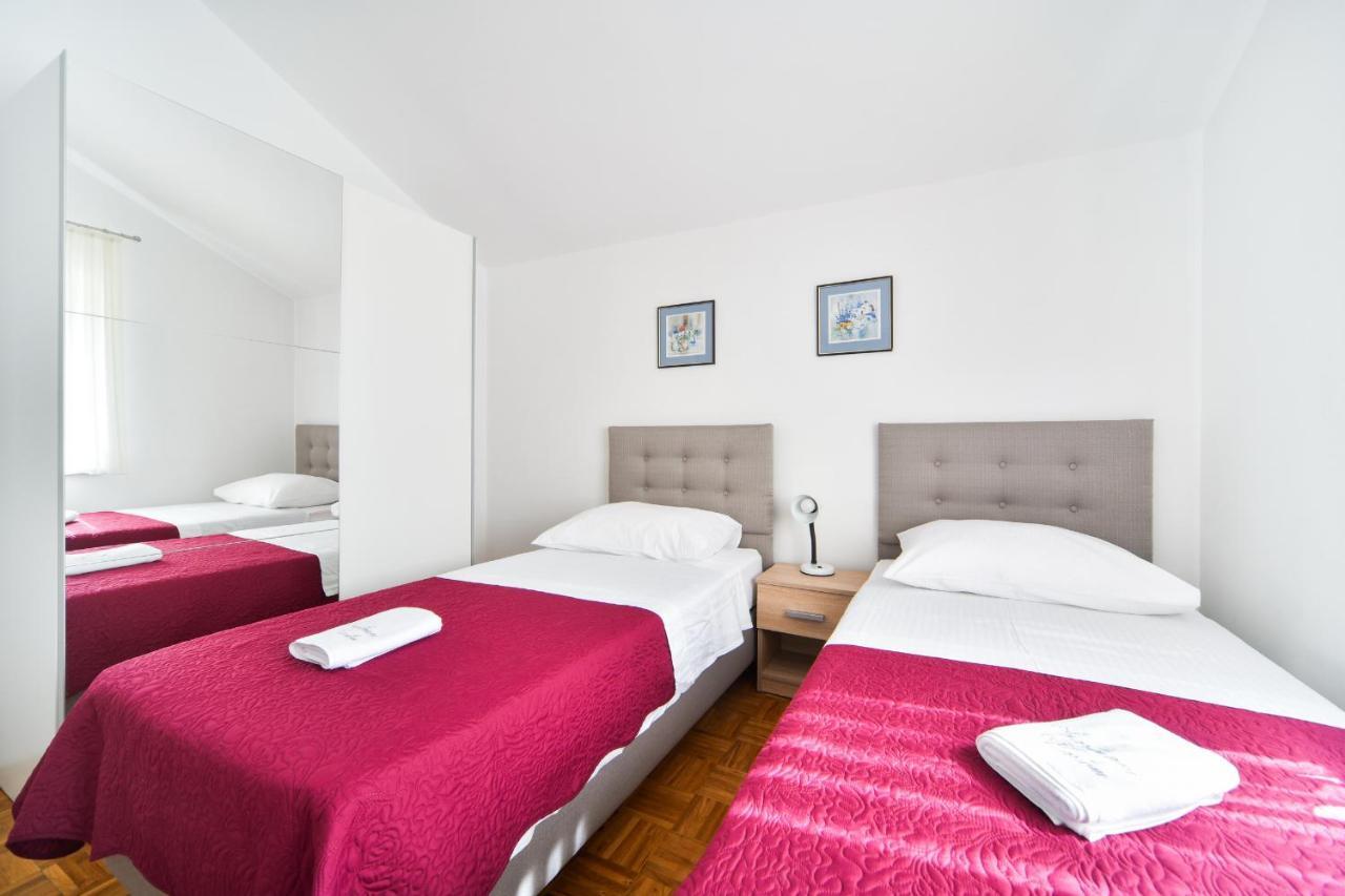 Apartments Martom Селине Экстерьер фото