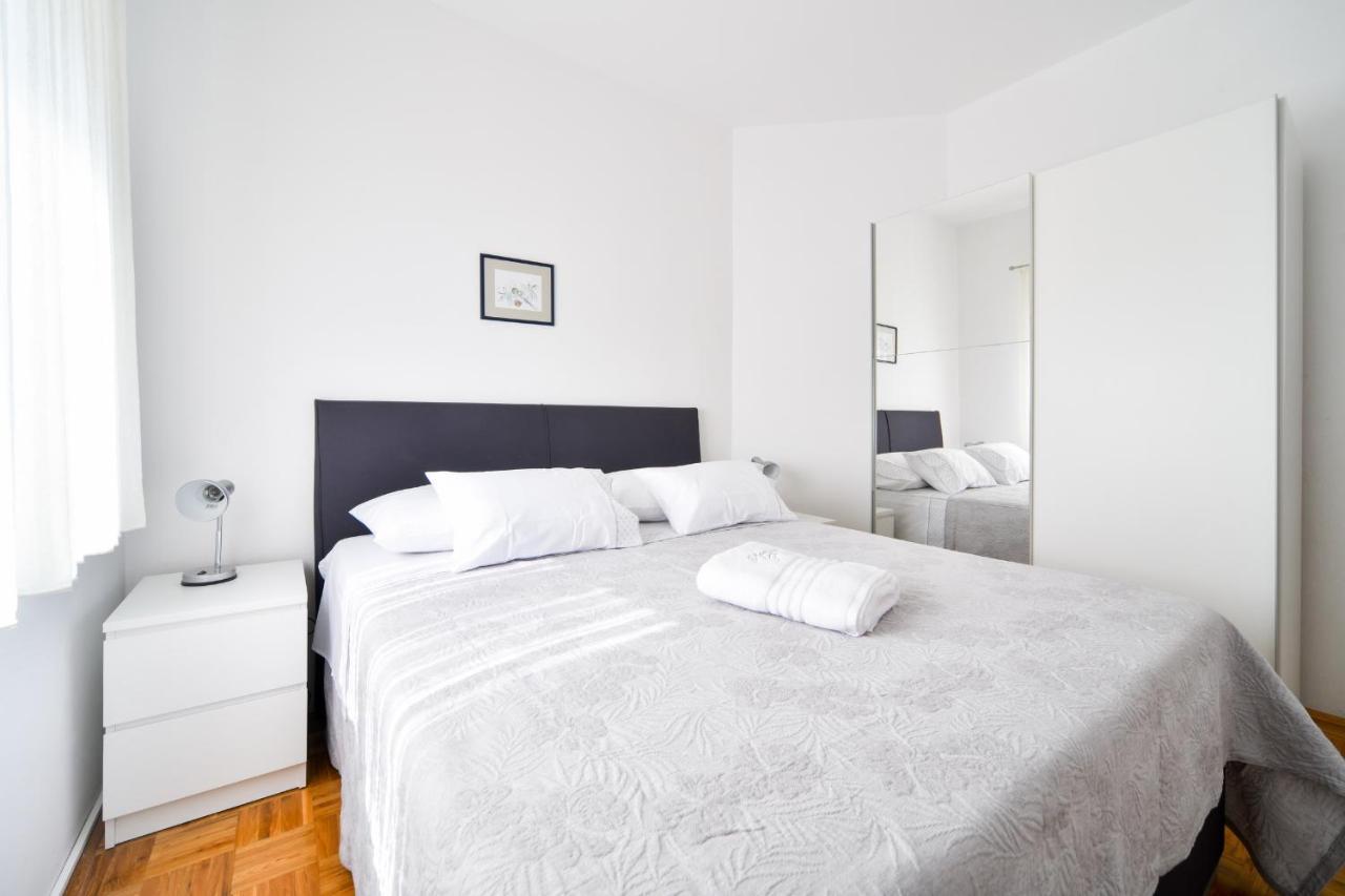 Apartments Martom Селине Экстерьер фото