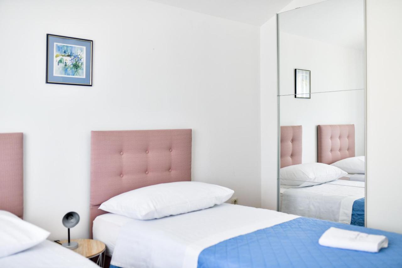Apartments Martom Селине Экстерьер фото