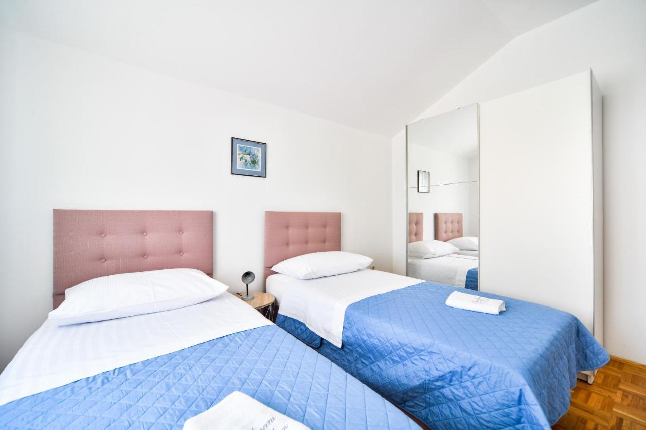 Apartments Martom Селине Экстерьер фото