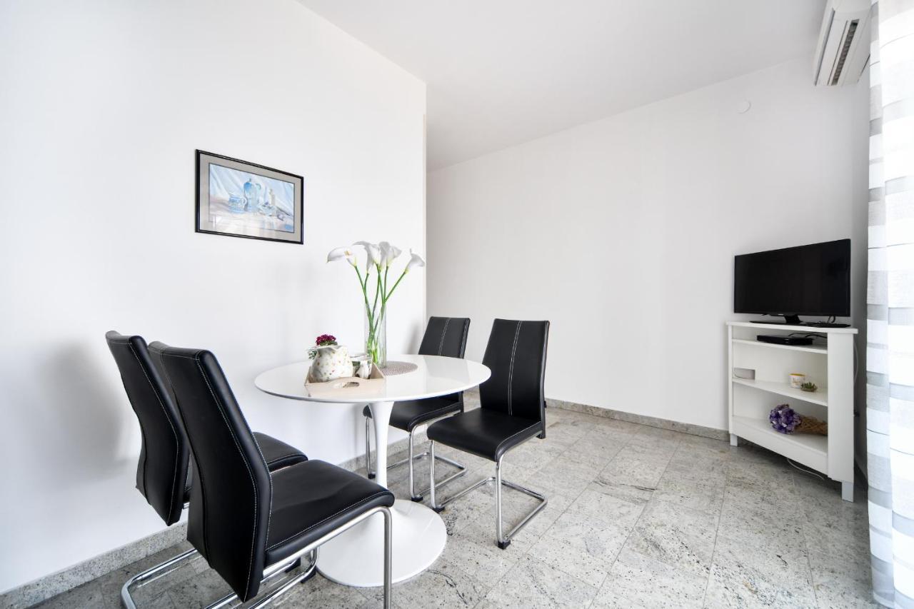 Apartments Martom Селине Экстерьер фото