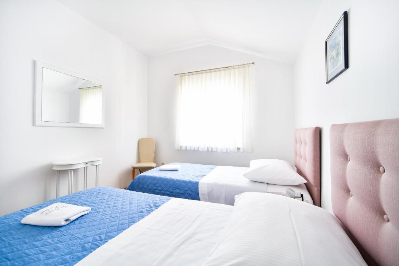 Apartments Martom Селине Экстерьер фото