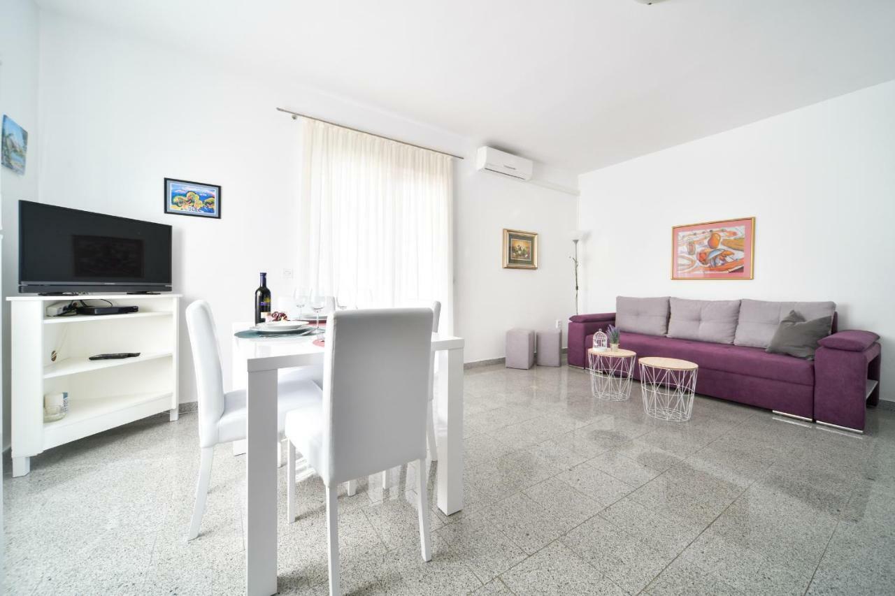 Apartments Martom Селине Экстерьер фото