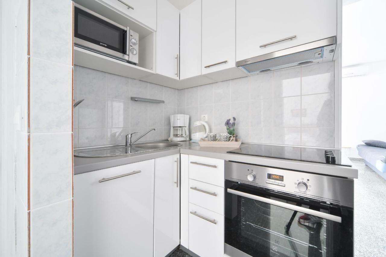 Apartments Martom Селине Экстерьер фото