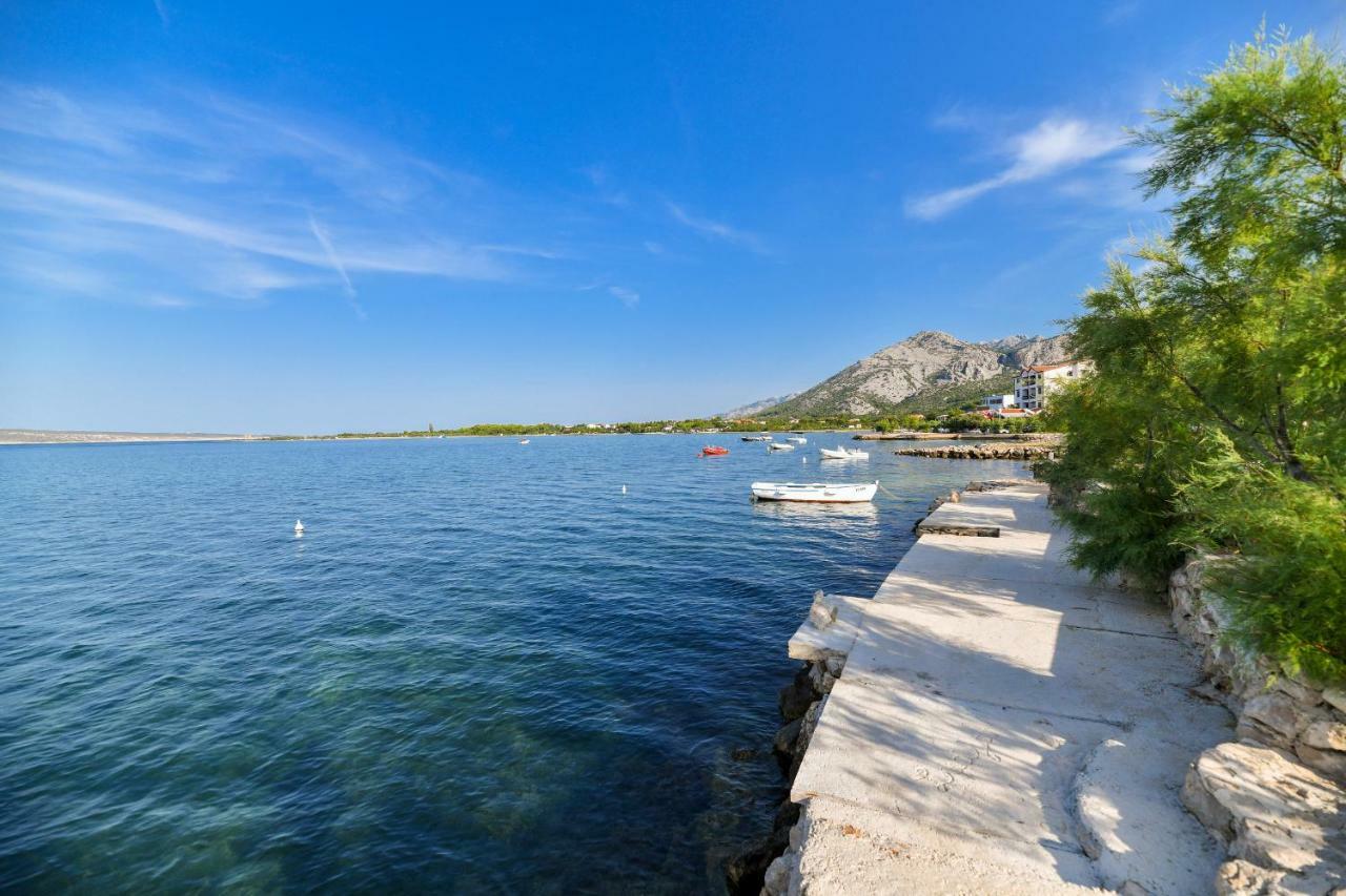 Apartments Martom Селине Экстерьер фото